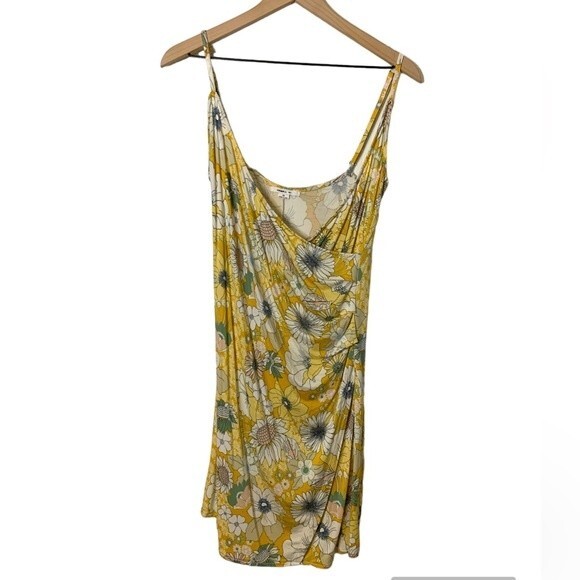 NWOT ONEILL KIKI FLORAL FAUX WRAP YELLOW MINI DRESS . SIZE MEDIUM - Picture 8 of 12